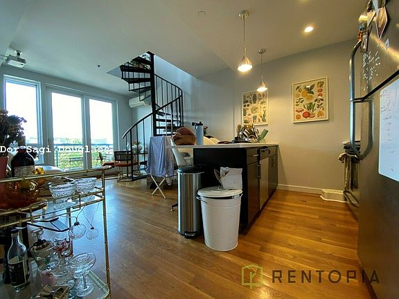 5th image of 293 Devoe St #4L