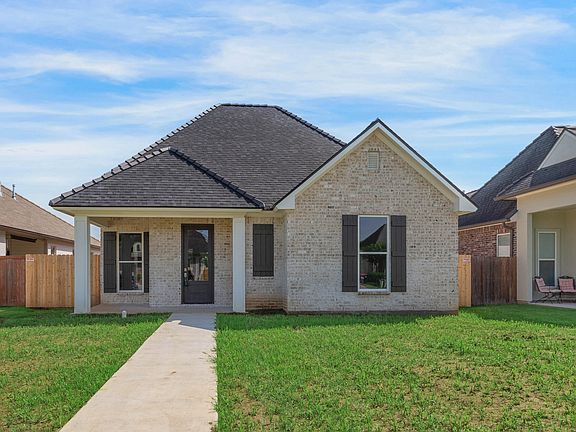 2nd image of 410 Dunvegan Ct
