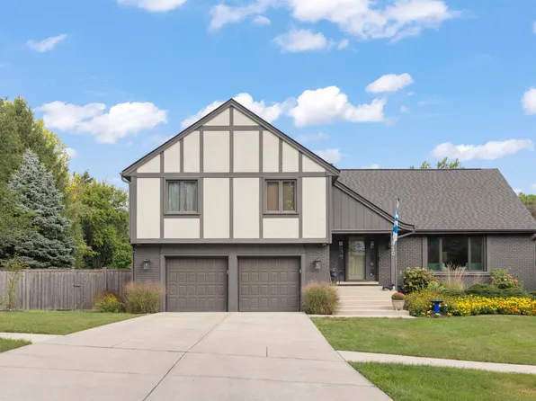 850 Glen Crest Dr, Glen Ellyn, IL 60137