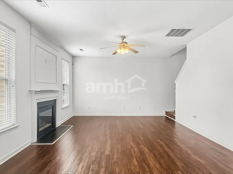 5 Phaeton Ave — Photo 8