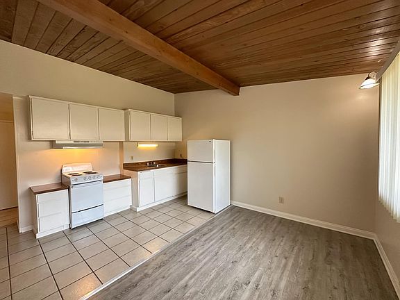 3rd image of 210 S Oak Knoll Ave APT 14