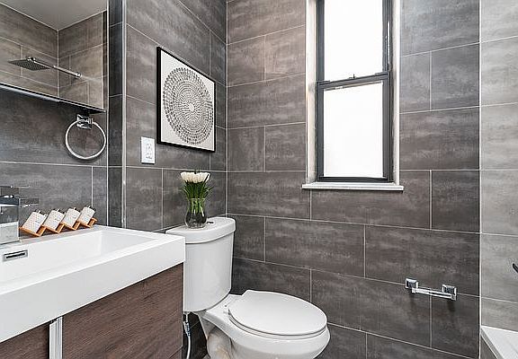 2nd image of 921 Washington Ave #970