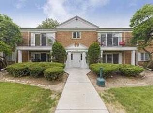 1100 N Farnsworth Ave APT 1F, Aurora, IL 60505