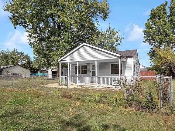 2nd image of 868 Lawndale Ave