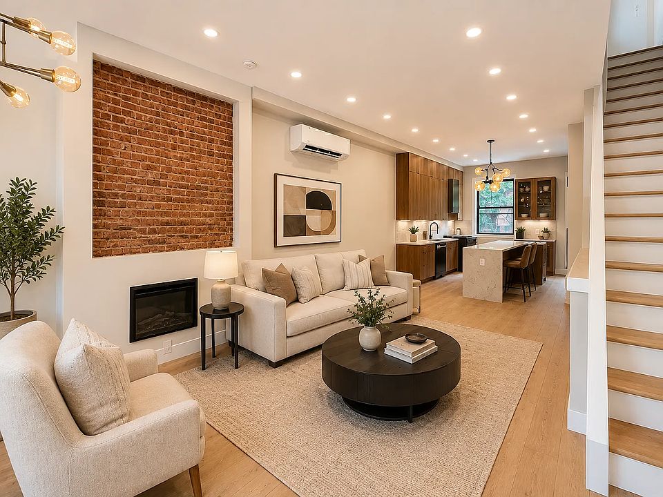 1st image of 5 Alice Ct #Townhouse 4