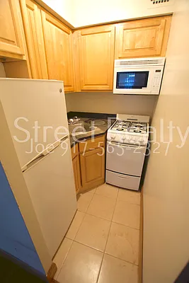 Rented by Street Realty Brokerage LLC | media 27