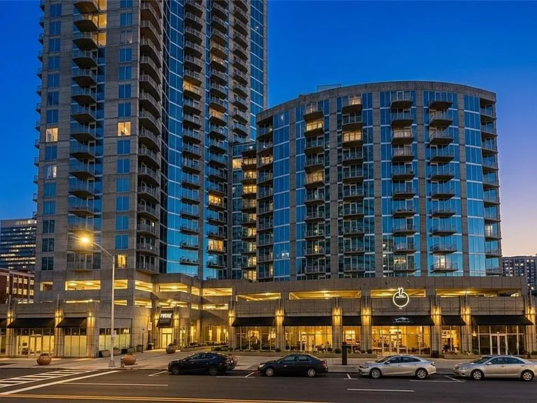 400 W Peachtree St NW #2006 — Photo 1
