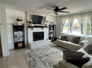 16580 Desert Sands Rd, Victorville, CA 92395
