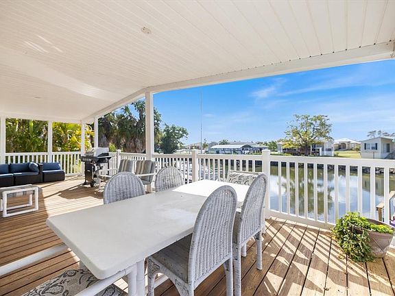 5th image of 721 Rio Villa Dr