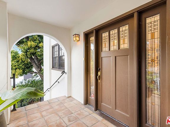 2nd image of 3724 Dixie Canyon Ave