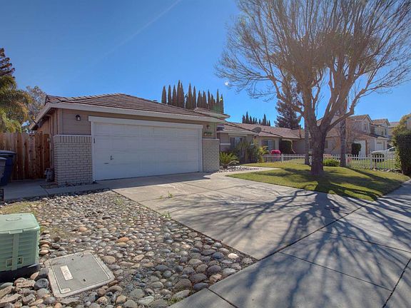 3rd image of 14500 Cedar Valley Dr