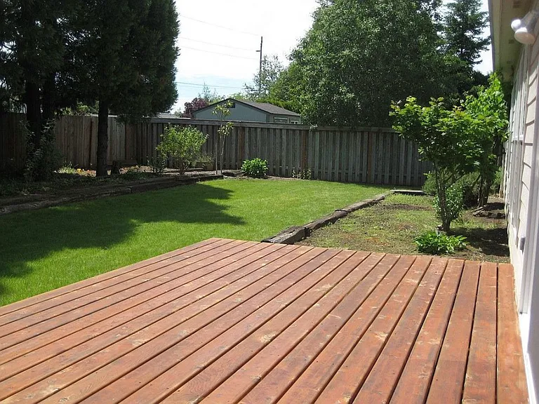 792 Lakefair Pl N — Photo 3