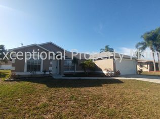 1922 NE 3rd St, Cape Coral, FL 33909