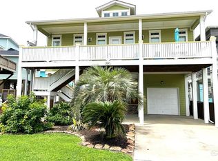 907 Tidelands Dr, Crystal Beach, TX 77650