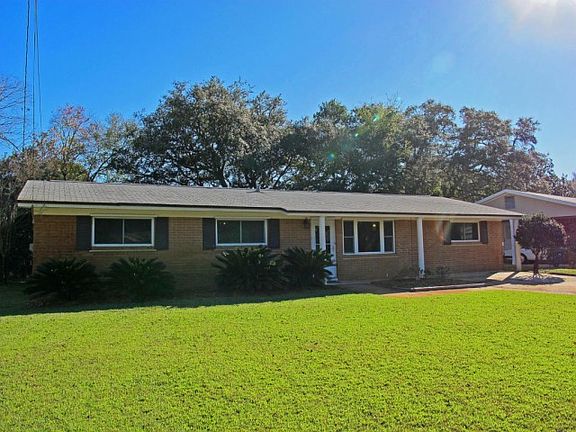 3rd image of 131 Fulmar Cir NE
