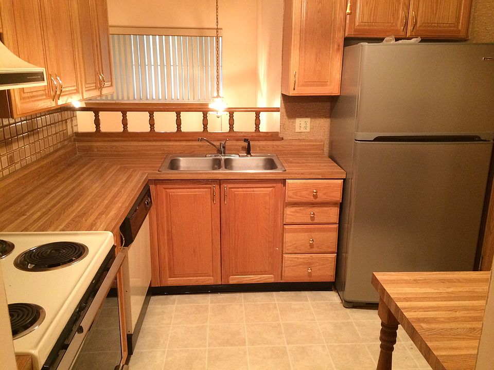 Kitchen (updated in 2000)