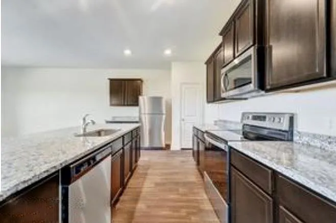 3038 Citron Gdn — Photo 7