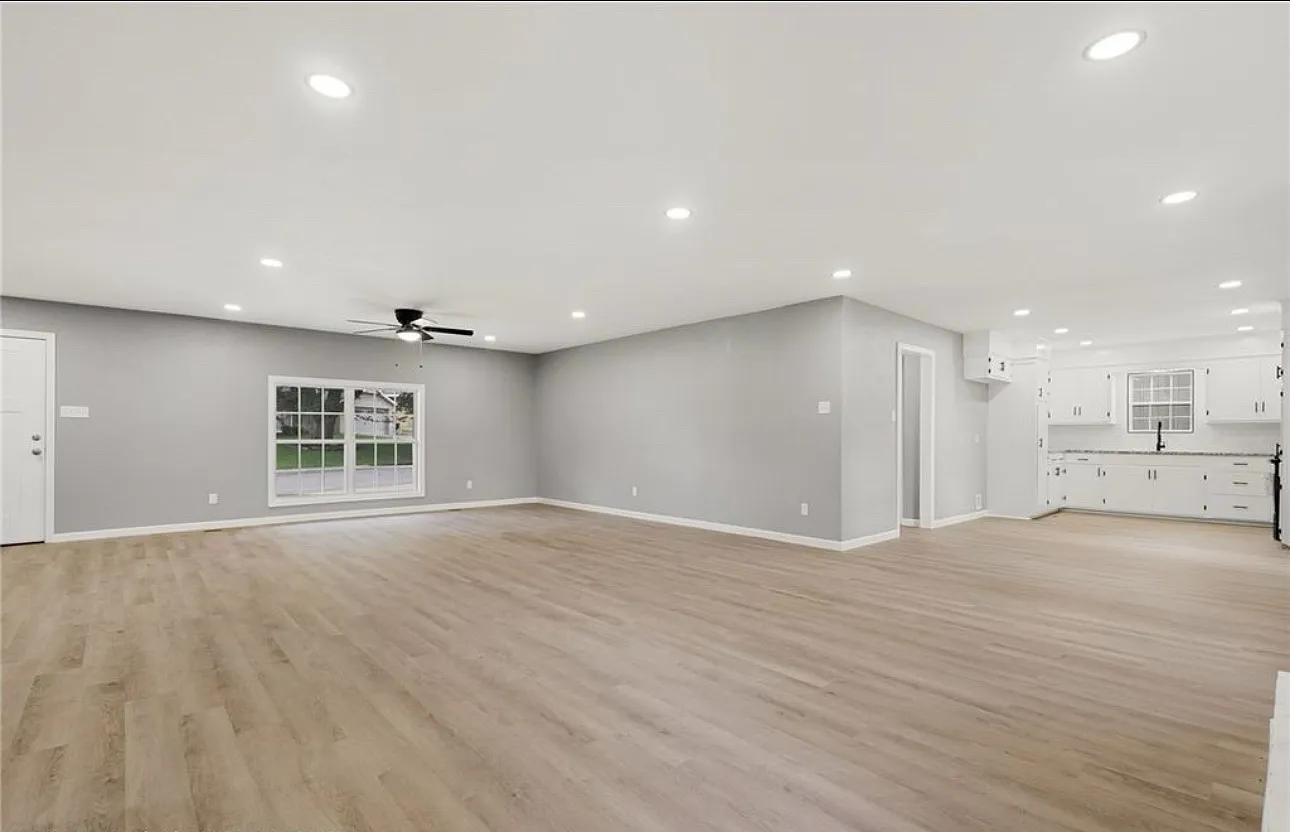 2108 Boston St — Photo 4