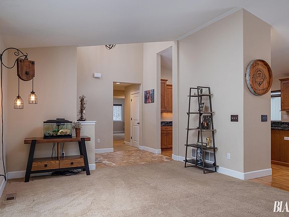4th image of 10047 Wildwood St
