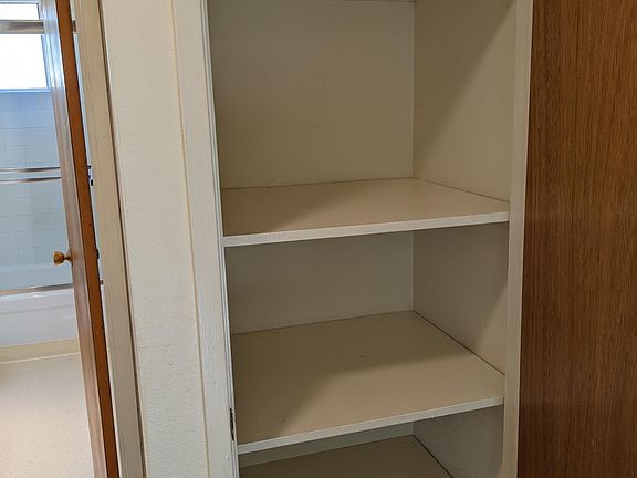 4th image of 1037 Grand Ave #3