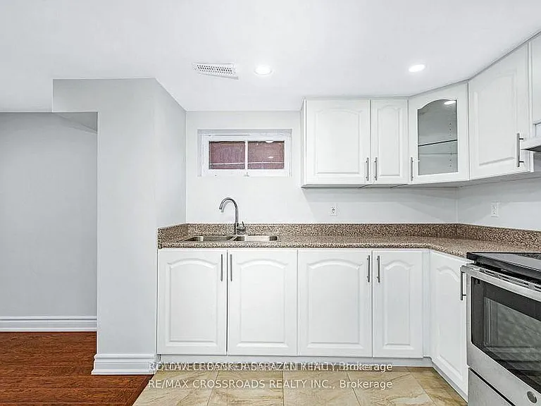 2095 Haig Dr #BASEMENT — Photo 15