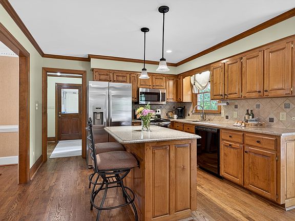 3rd image of 7913 River Ridge Rd
