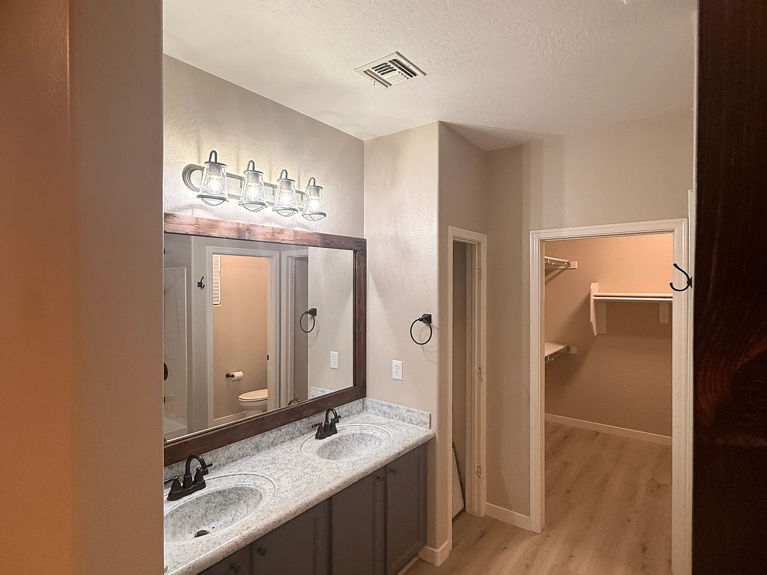 2 bed, 1432 sqft, $2,200 — Photo 4