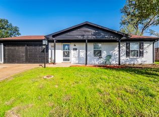 7413 Beaty St, Fort Worth, TX 76112