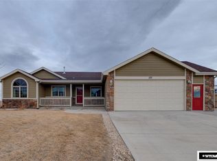 1171 Prairie River Dr, Mills, WY 82604