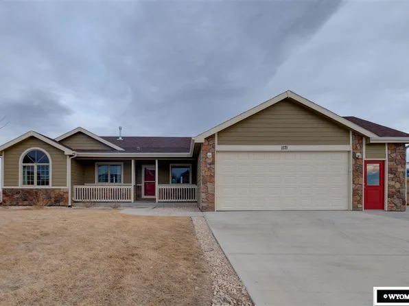 1171 Prairie River Dr, Mills, WY 82604