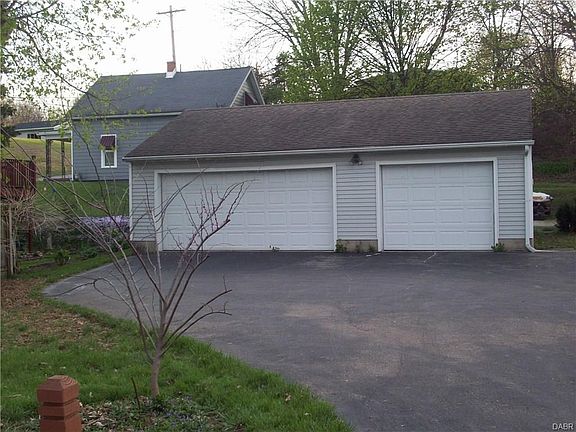 2nd image of 318 Gordon St
