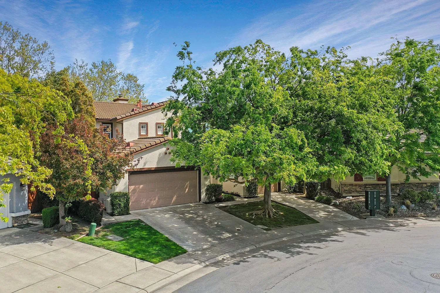 5831 Riverbank Cir photo 1