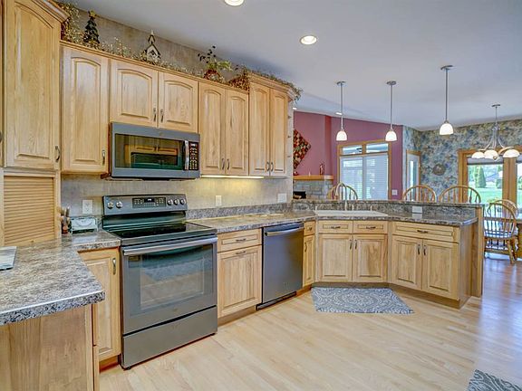 2nd image of 1805 Tower Dr
