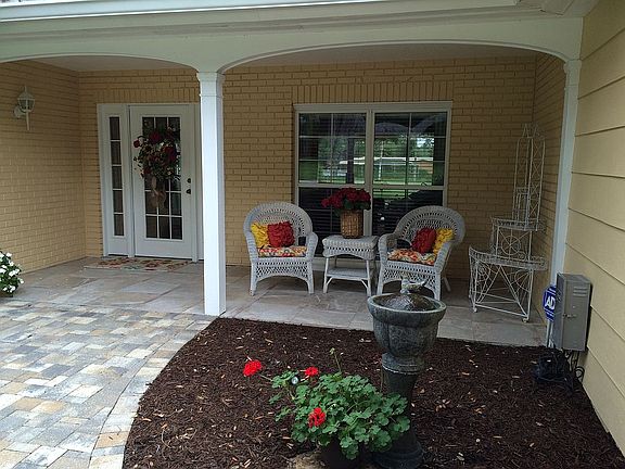4th image of 1063 Rosemary Dr