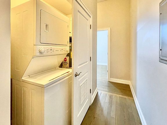 4th image of 2620-22 W Cermak Rd #3R