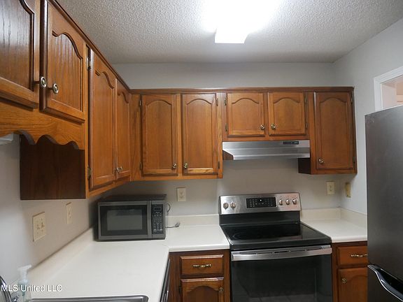 2nd image of 1184 We Ross Pkwy W