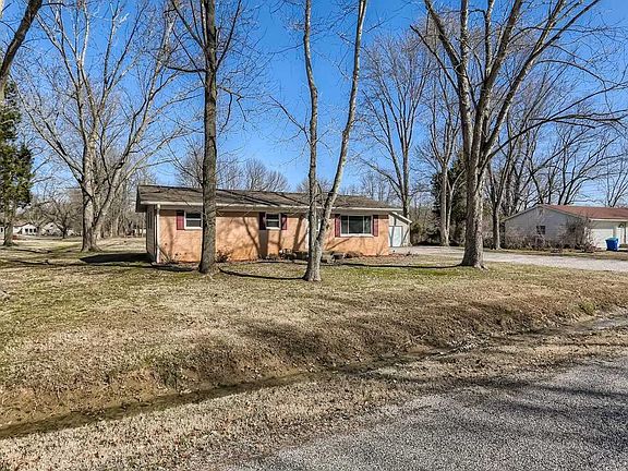 3rd image of 5110 Bassett Ave