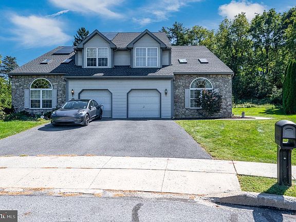 2nd image of 1422 Hillpoint Cir