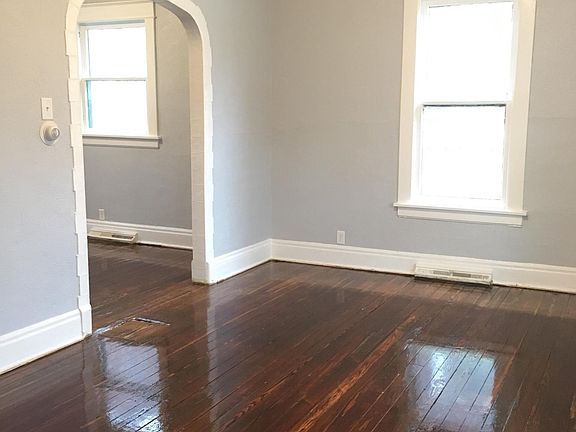 Family room / dining room