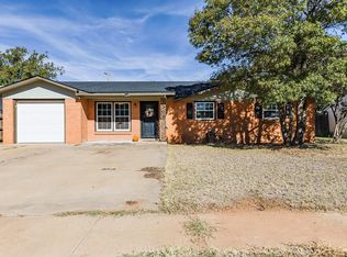 1906 N 8th St, Tahoka, TX 79373