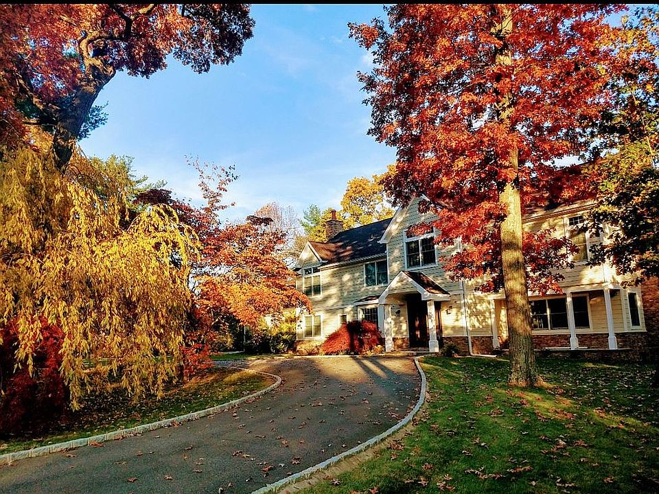 1st image of 9 Fox Hollow Ln