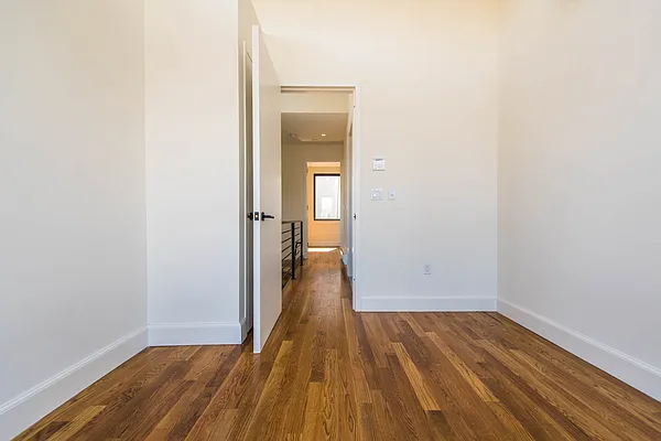 Rented by Nooklyn NYC LLC | media 136