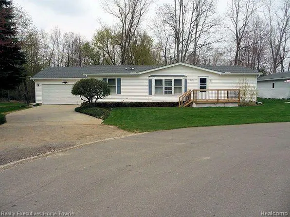 2181 Mark St, Croswell, MI 48422