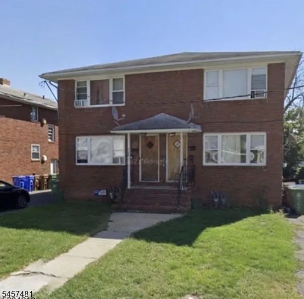 2 bed, 1.0 bath, $1,800 — Photo 2