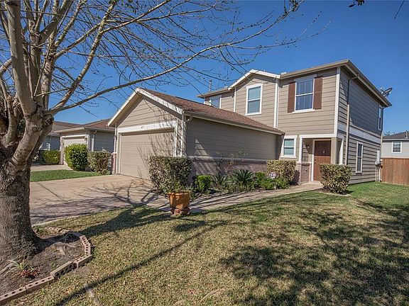 3rd image of 419 Mantova Dr