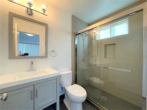 4th image of 30 Fernwood Ave Studio 2