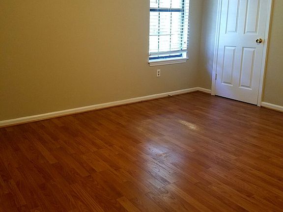3rd image of 1010 Bethany St