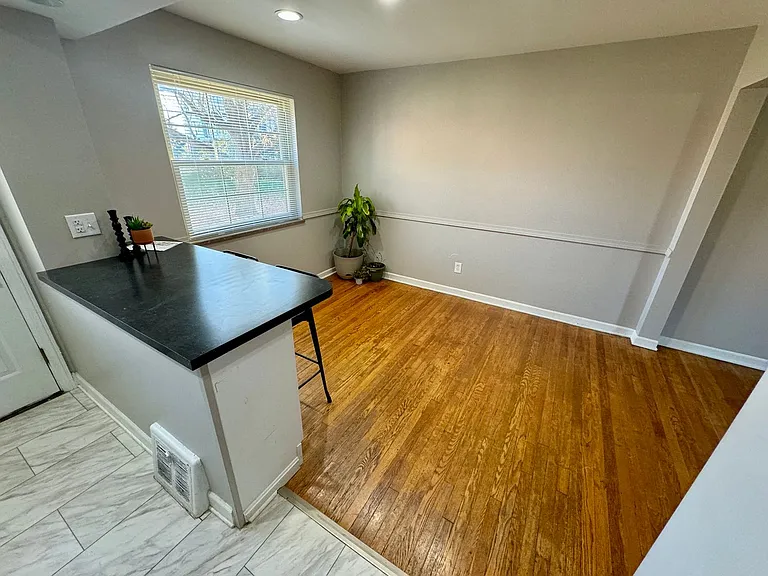 1139B Sells Ave — Photo 12