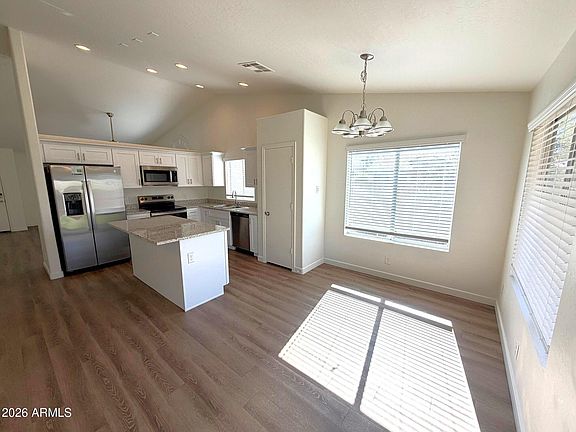 5th image of 2834 E Oakland Court