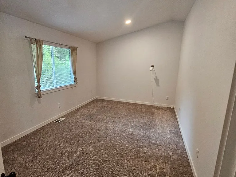 1574 SE Nylace Ln — Photo 18